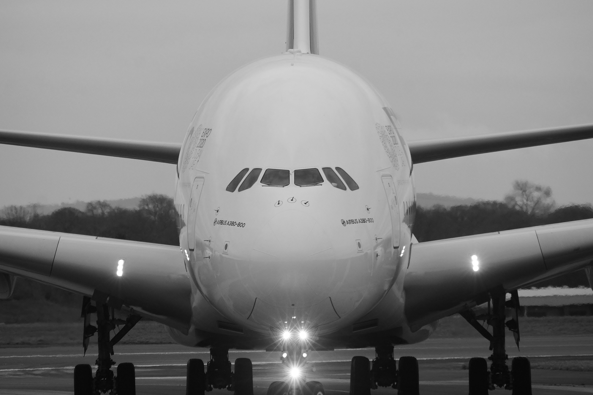 Front view of aeroplane